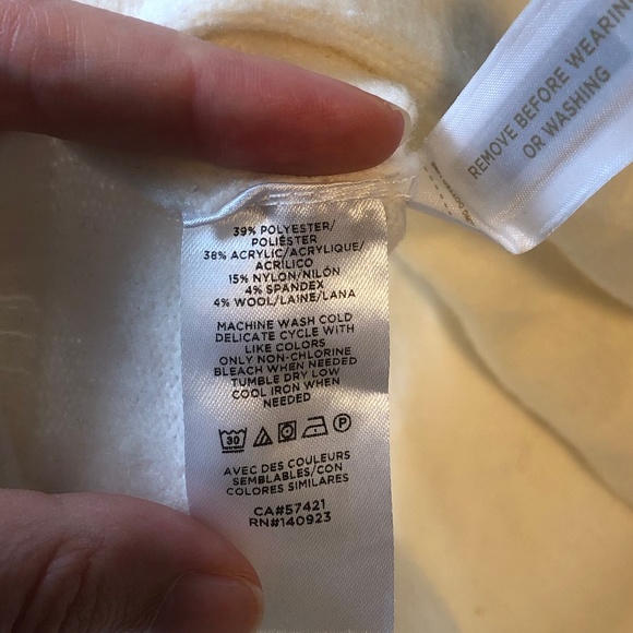 LOFT Relaxed V-Neck Sweater in Whisper White - Picture 4 of 4